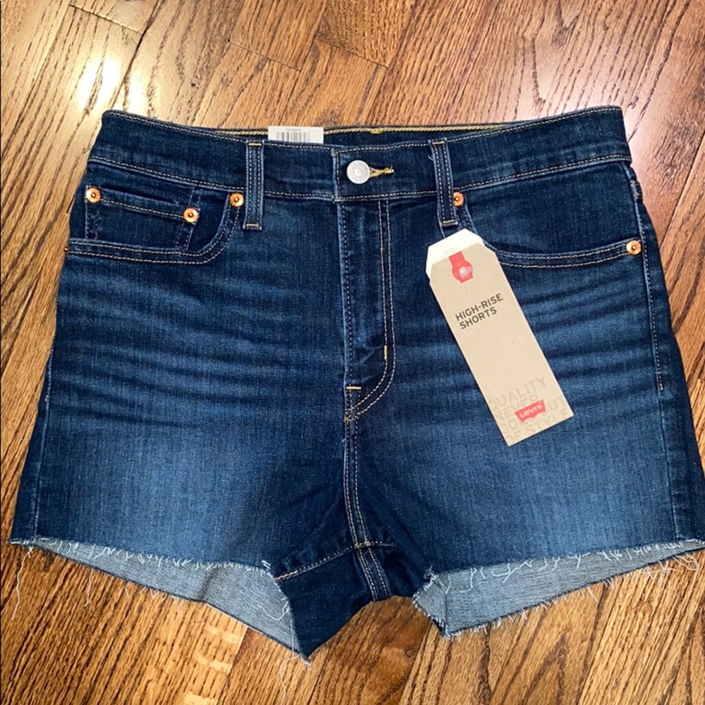 Levi’s high rise shorts size 8